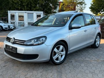 Volkswagen Golf - 1