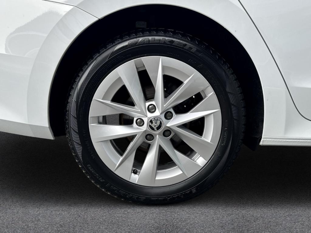 Skoda Octavia Combi TDI DSG Style DynLED Navi ACC HuD, миниатюра 14