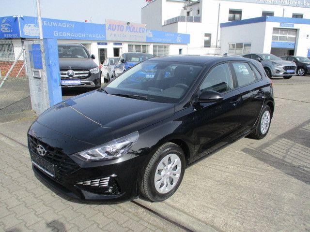 Hyundai i30 1.5i.Grüne Plakette.Klima.Wenig KM.Mod.2023