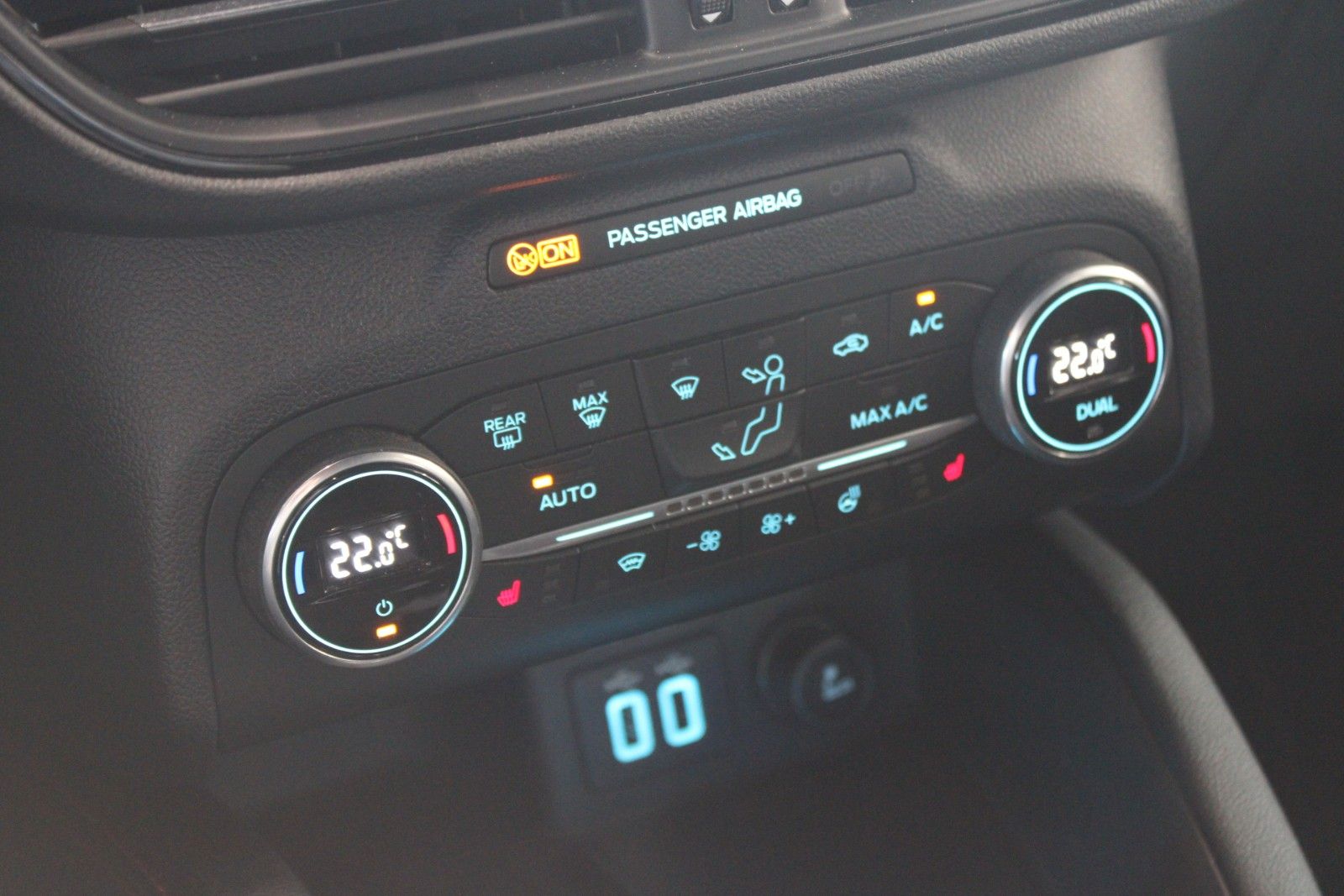 Fahrzeugabbildung Ford Kuga PHEV Aut. ST-Line LED ACC HUD 2xCam WinterP