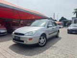 Ford Focus ADATTA A NEOPATENTATI 1.6i 16V cat 5p - Ford Focus aus 2000: 1.6