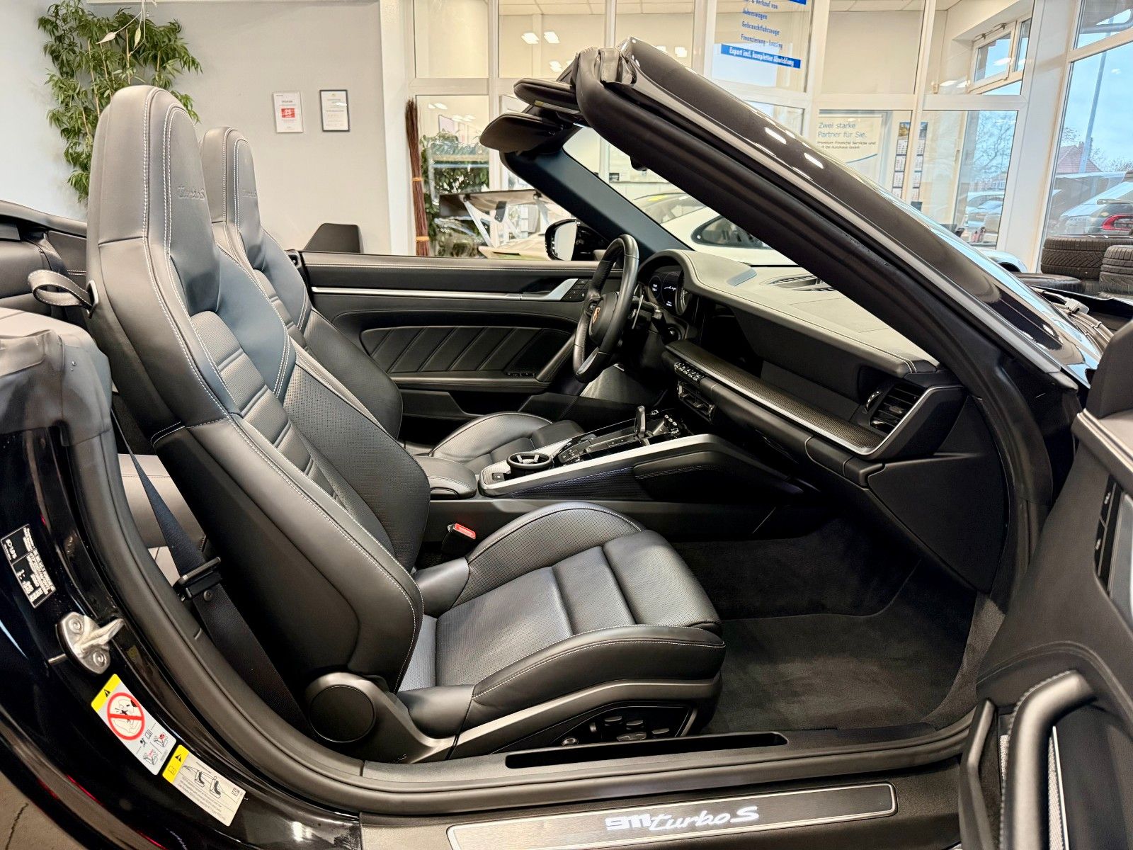 Fahrzeugabbildung Porsche 911 992 Turbo S Cabrio LIFT/InnoDrive/Burmester