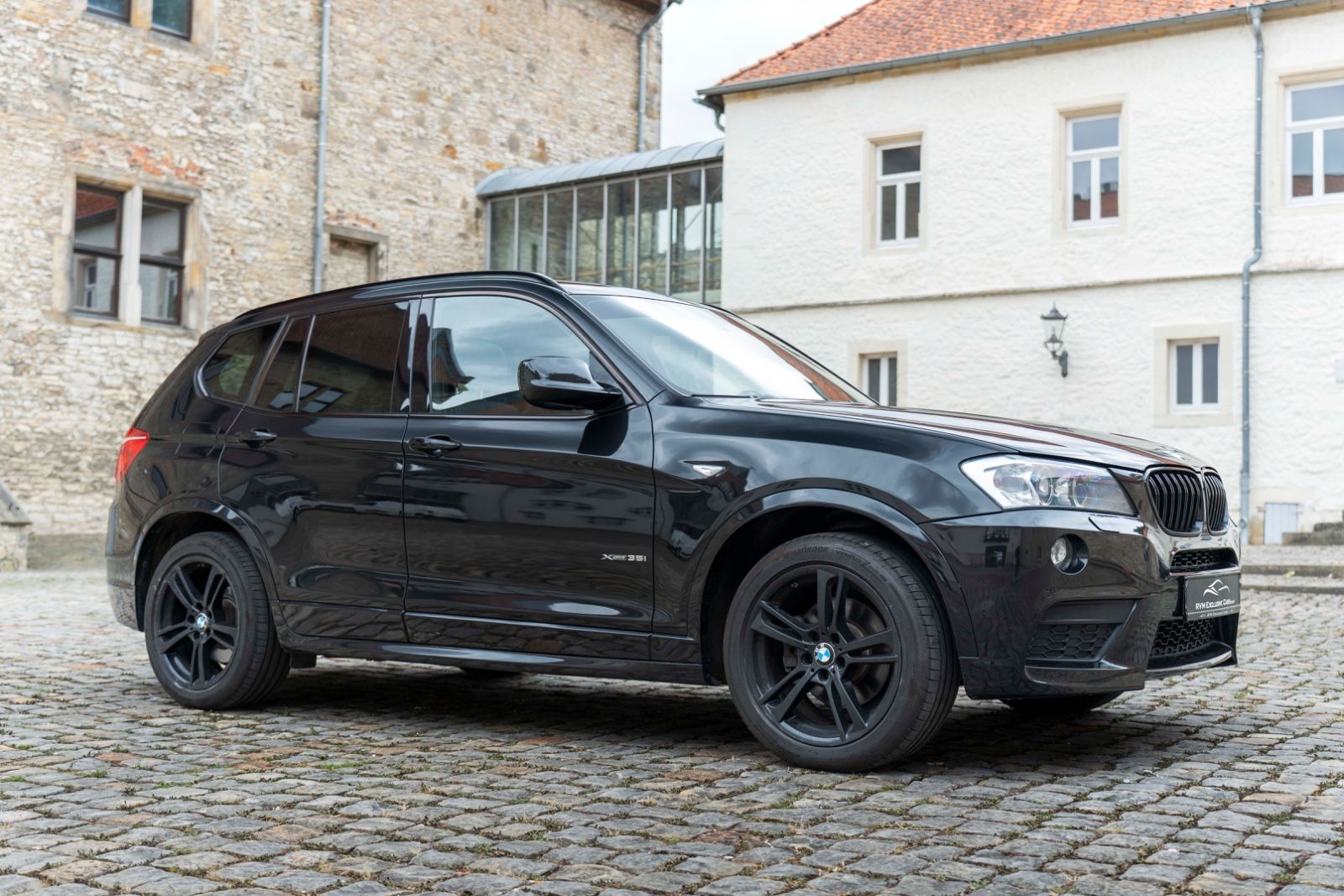 Fahrzeugabbildung BMW X3 xDrive35i M Sport HIFI KAM NAV SZH PANO M+S