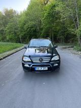 Mercedes-Benz ML 270 CDI Final Edition Final Edition - blaue Mercedes-Benz ML 270