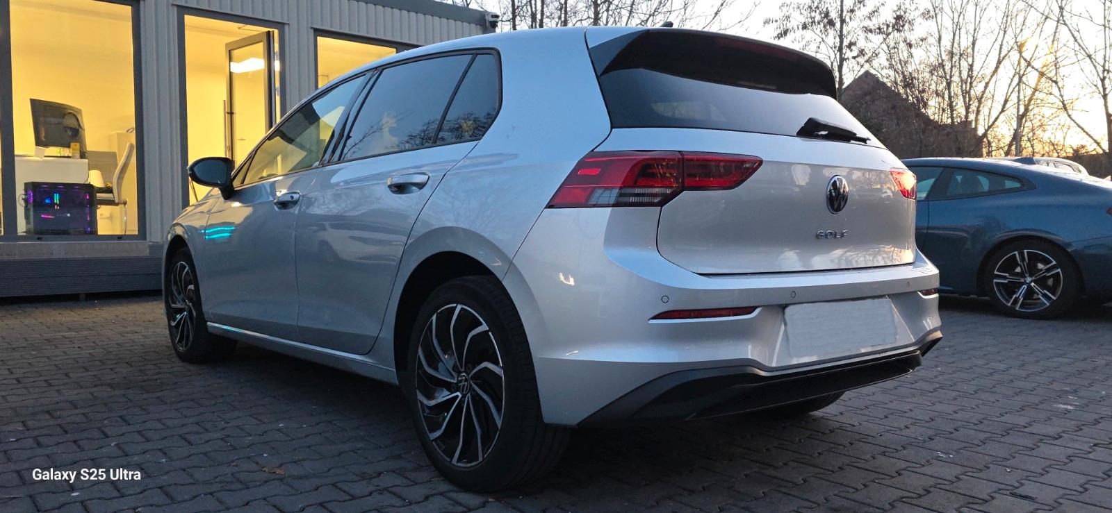 Volkswagen Golf VIII Lim. Life TÜV+Inspektion Neu