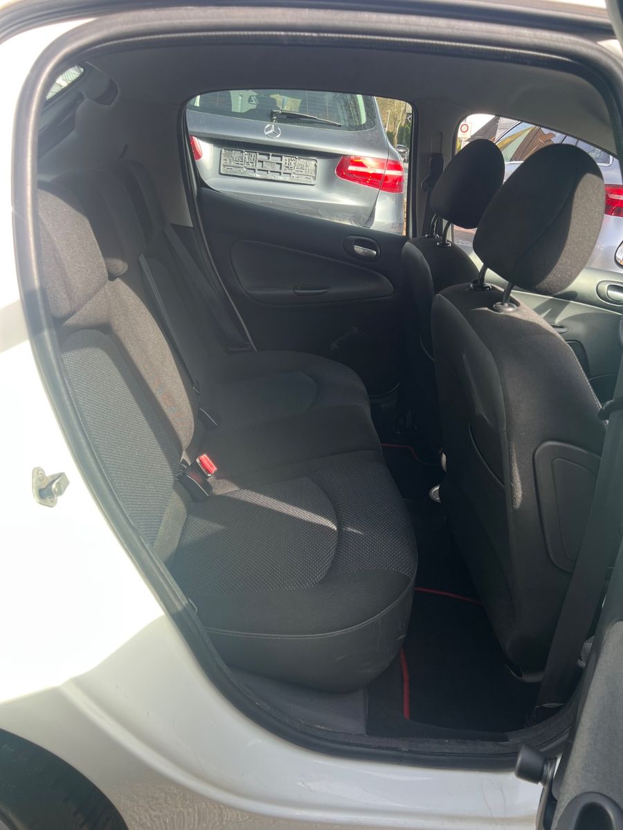 Fahrzeugabbildung Peugeot 206 + Sport Racing Edition*TÜV/ÖL NEU*
