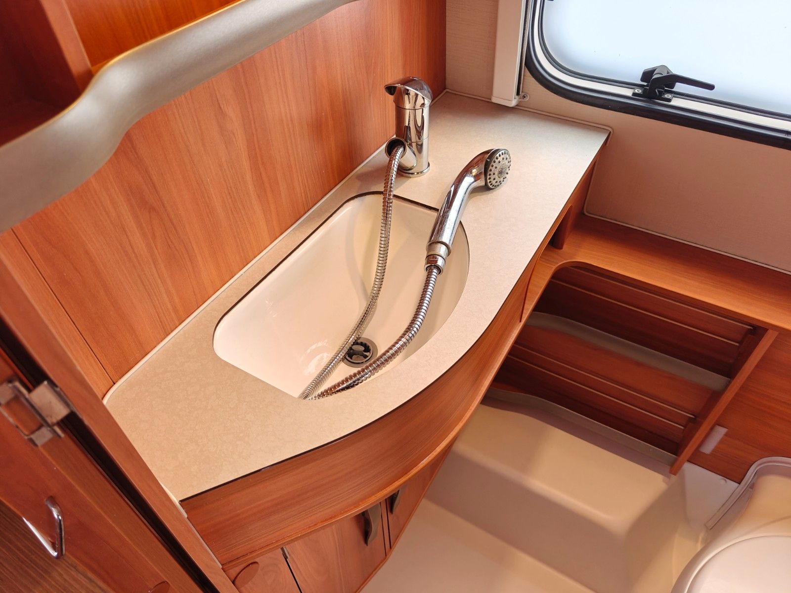 Fahrzeugabbildung HYMER / ERIBA / HYMERCAR Touring Troll 535 GT - Autark, Combi 4, TV -