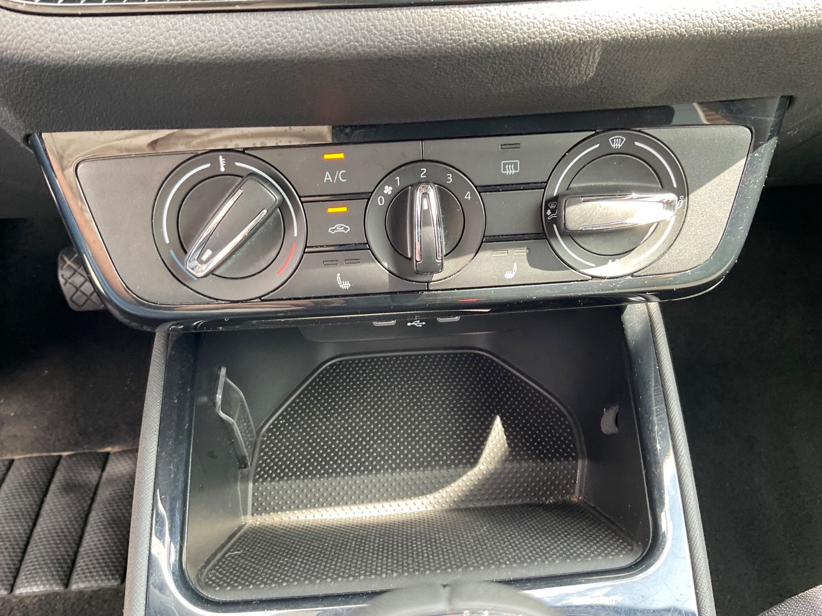 Fahrzeugabbildung SKODA Fabia 1.0l TSI,Selection,Carplay,Klima