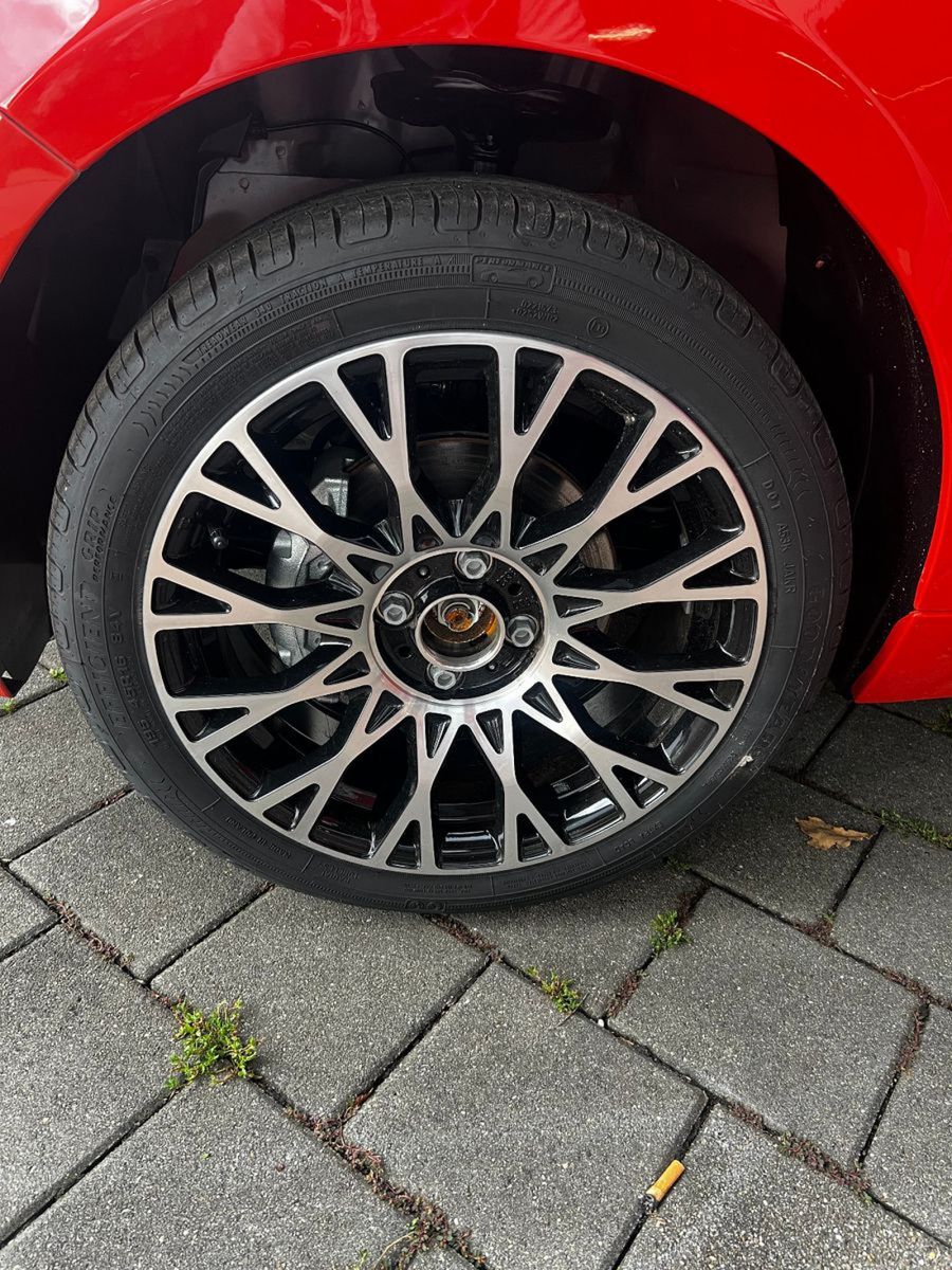 Fahrzeugabbildung Fiat 500C 1.0 Hybrid Dolcevita Cabrio16 Zoll NAVI DAB