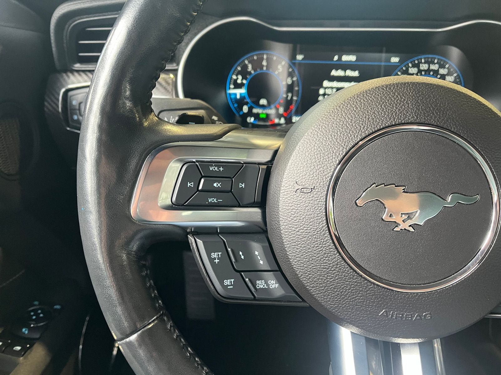 Fahrzeugabbildung Ford Mustang GT Convertible LED NAVI LEDER ALU