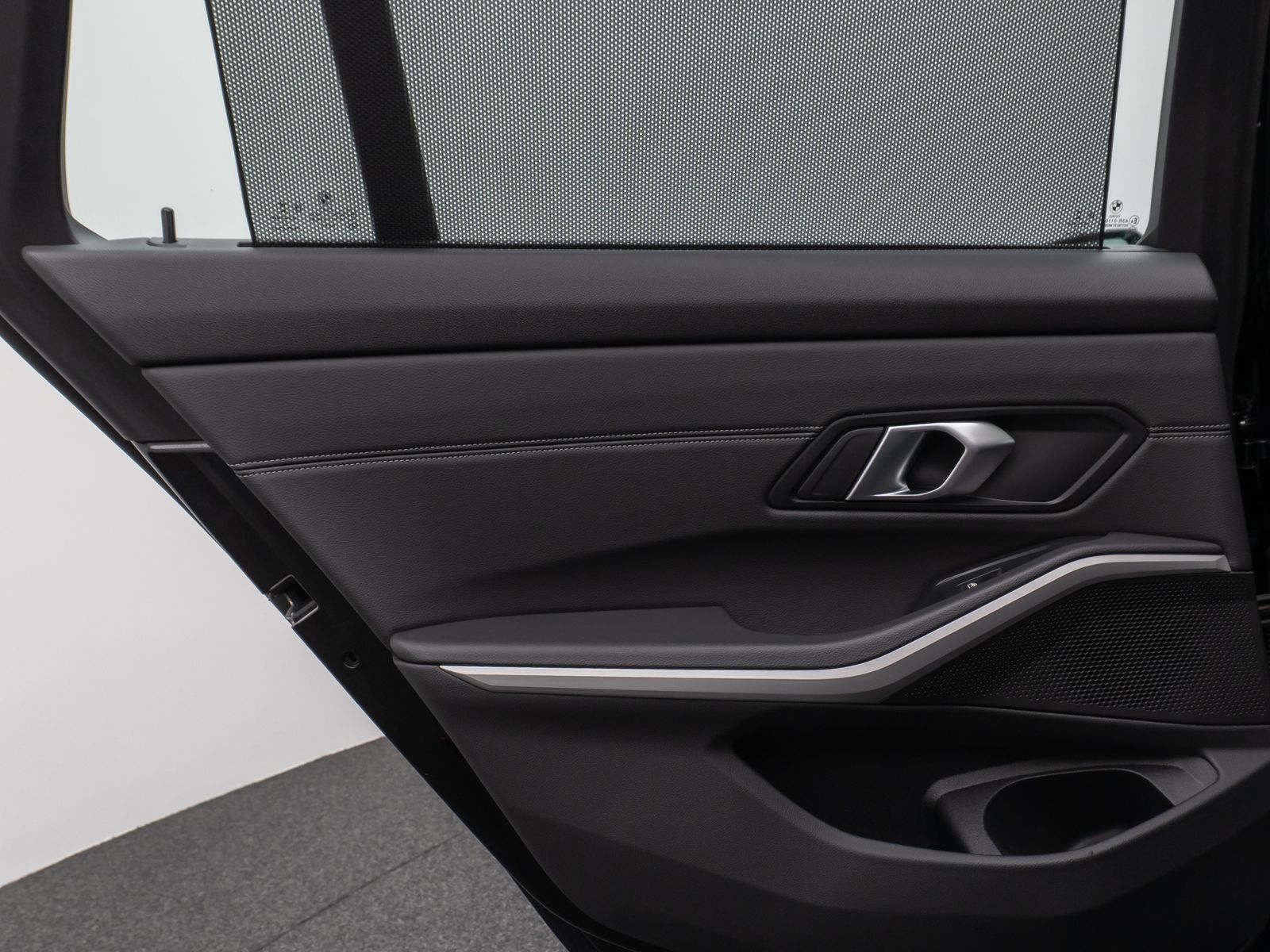 Fahrzeugabbildung BMW 320d Panorama Laser PDC HUD HiFi Komfort Alarm
