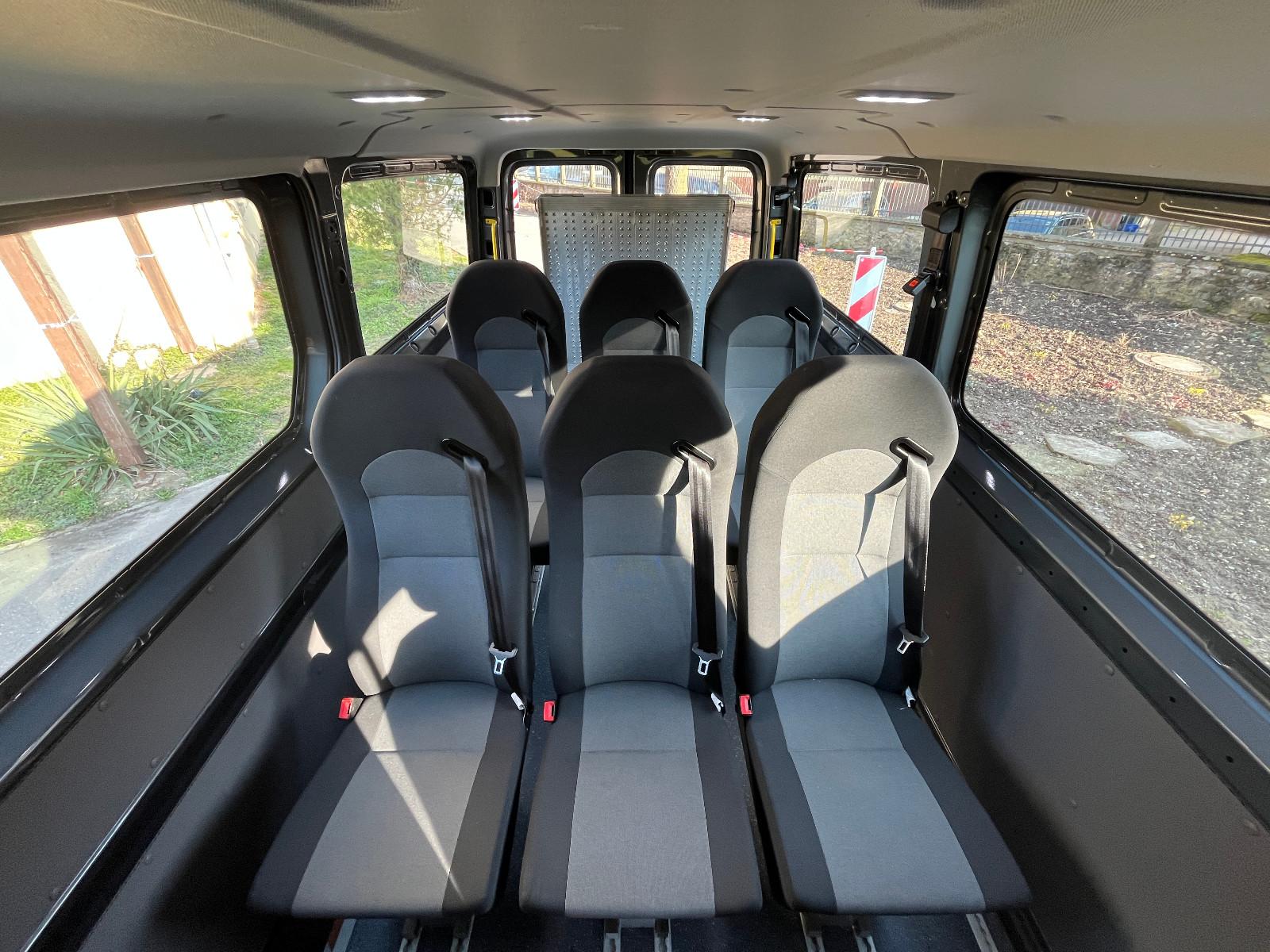 Volkswagen CRAFTER 2,0 TDI 9 SITZER KAMERA AHK KLIMA RAMPE