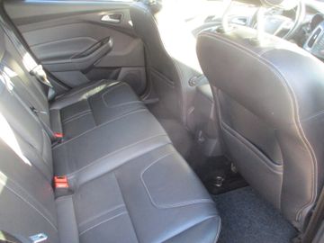 Ford Focus Turnier Titanium Leder + PDC + Winterpaket