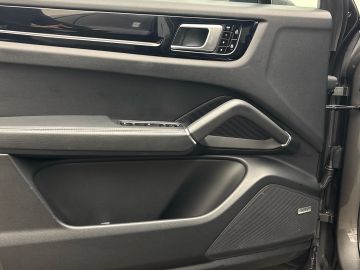 Porsche Cayenne - 12