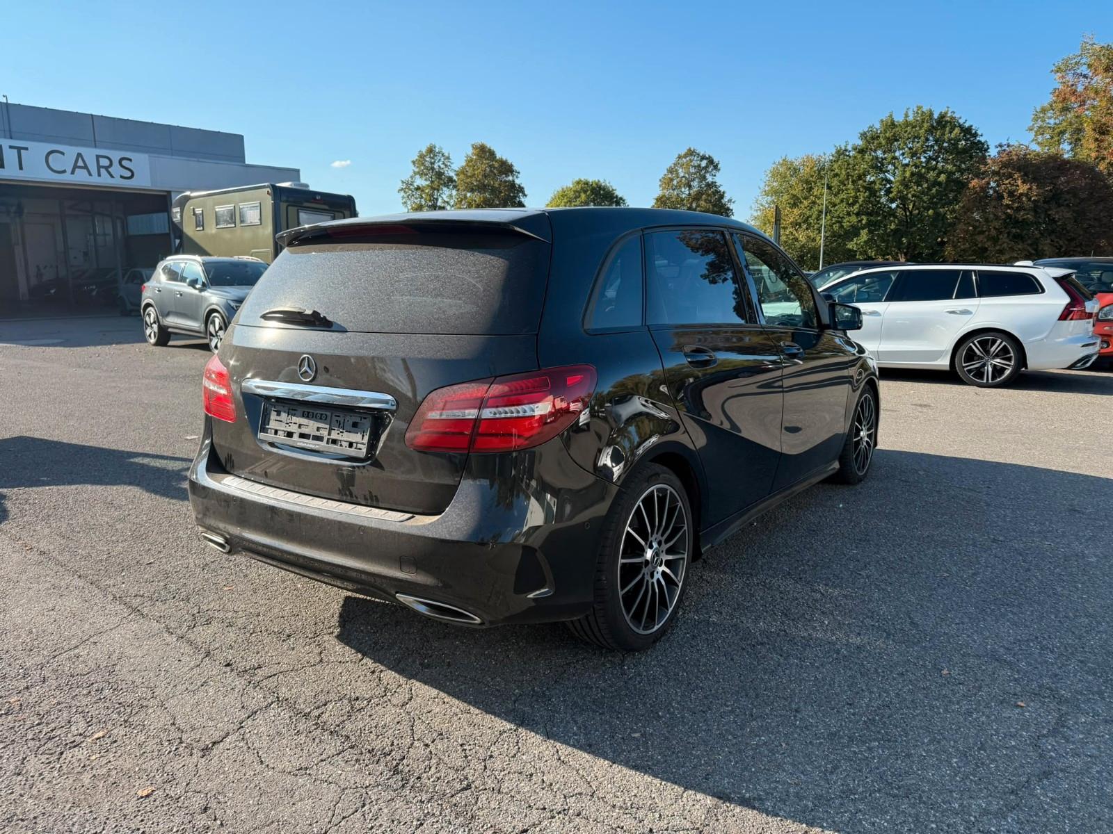 Mercedes-Benz B 180 AMG-LINE White Art Edition CARBON*PANO*KAM