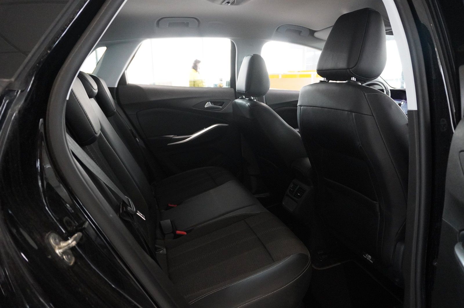 Fahrzeugabbildung Opel Grandland (X) 1.2T GS SPORT NAVI/LED/VIRT./DAB+