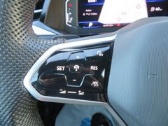 VW Arteon 2.0 TSI R-Line DSG LED Nav Ahk 19'' Busin VW Arteon 2.0 TSI R-Line DSG LED Nav Ahk 19'' Busin