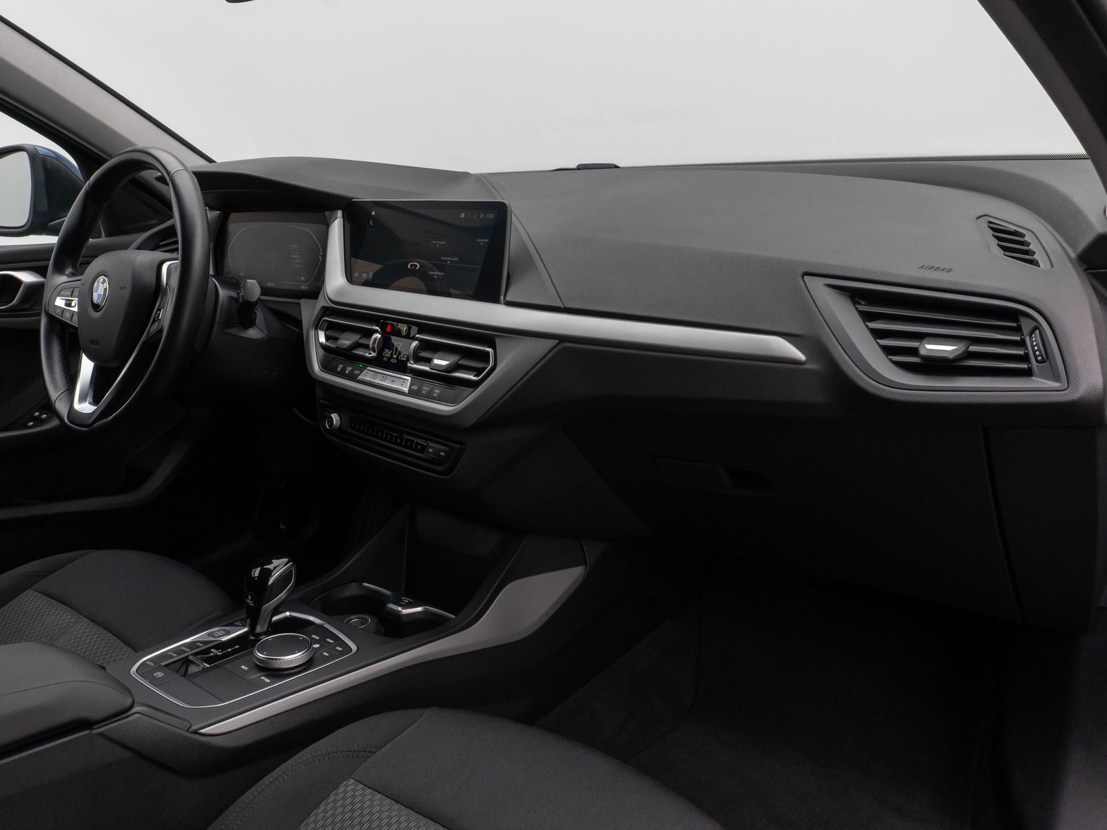 Fahrzeugabbildung BMW 118i DAB CockPitPro Geschwindigkeitsreg LED PDC