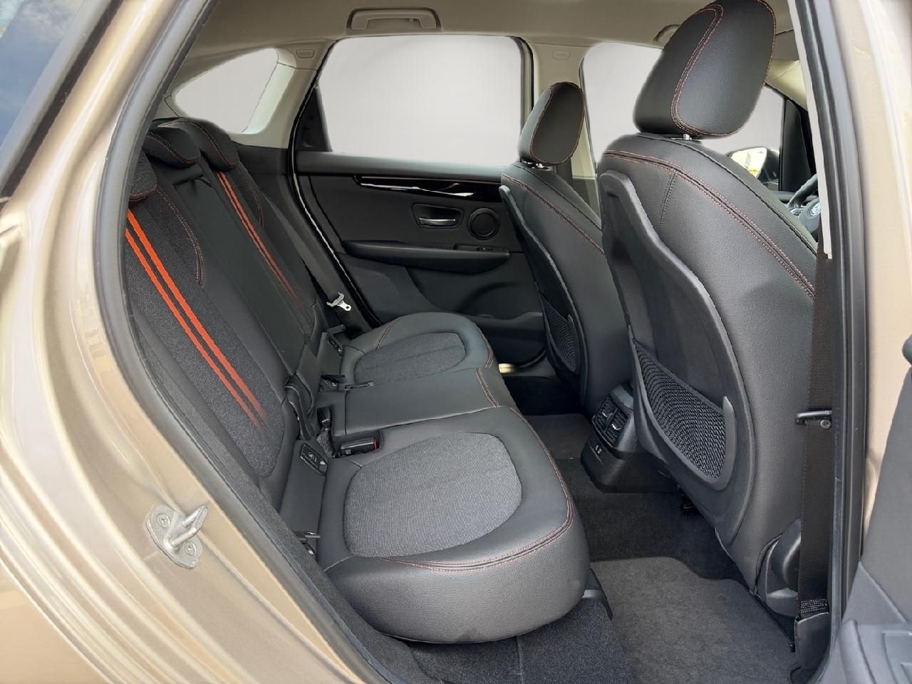 Fahrzeugabbildung BMW 2 Active Tourer 220 i Sport Line