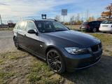 BMW 3 Touring 325i xDrive/sportp/Sitzh/Temp/pdc/xeno - BMW 325 aus 2007: Kombi
