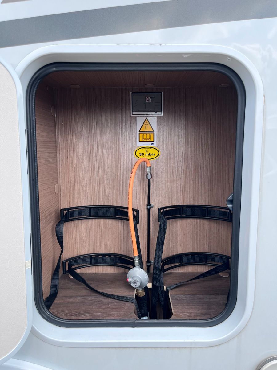 Fahrzeugabbildung Carado V-132 - SAT, TV, Solar, Navi, Kamera, Radträger