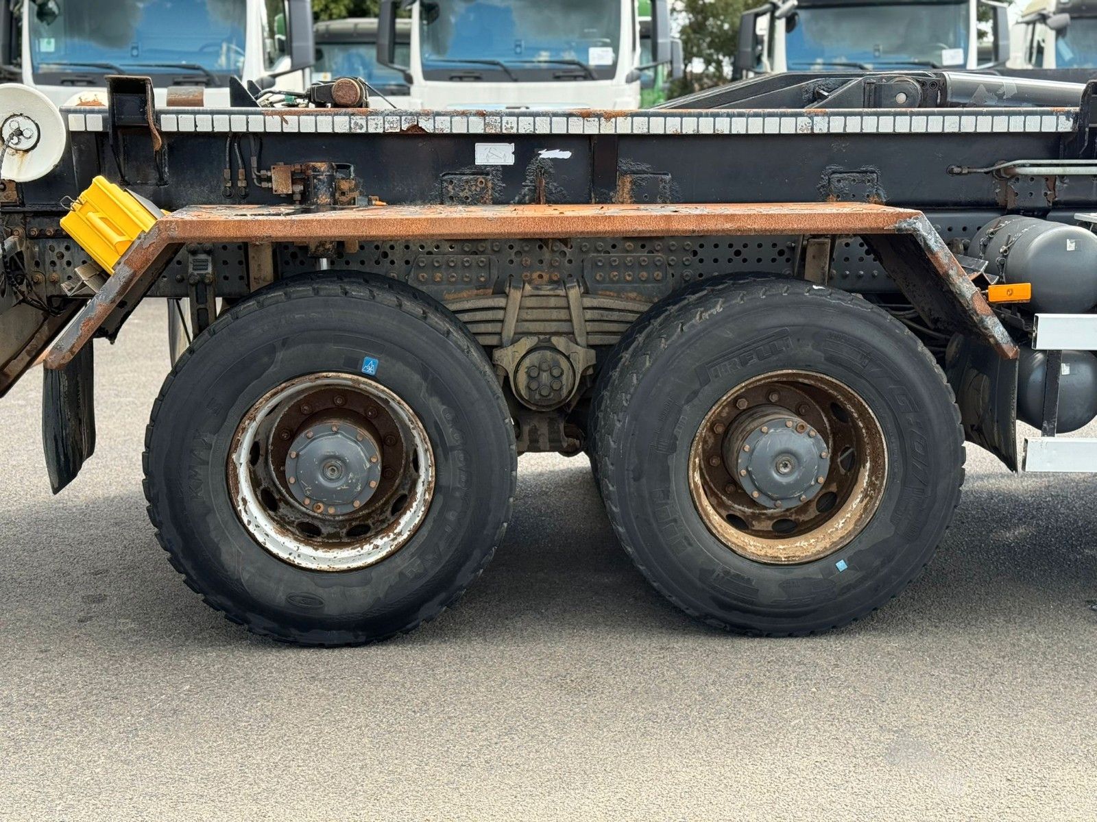 Fahrzeugabbildung Mercedes-Benz Arocs 4148 8x6 Gergen Abrollkipper