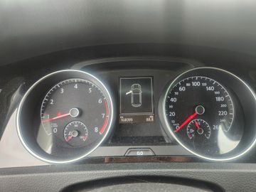 Volkswagen Golf - 11