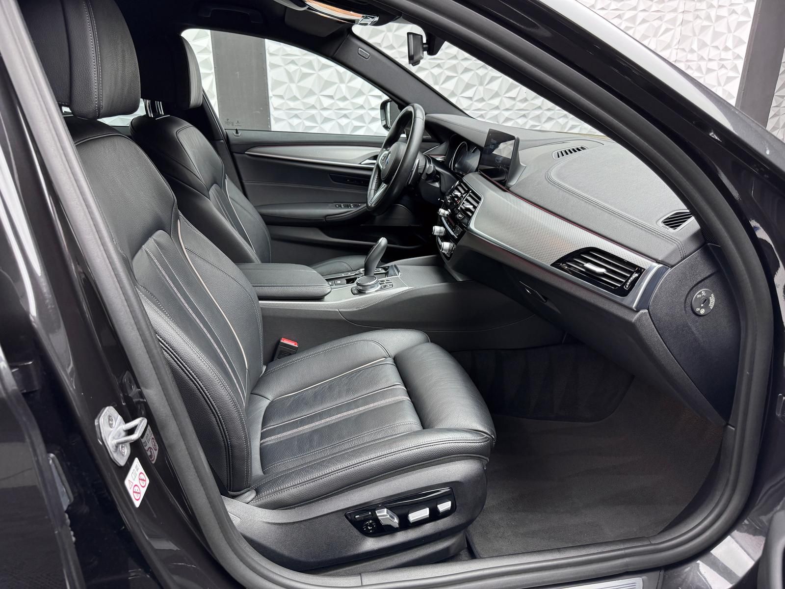 Fahrzeugabbildung BMW d*XDR*M-PAKET*H&K*STANDHZ*MASSAGE*360°HUD*AHK