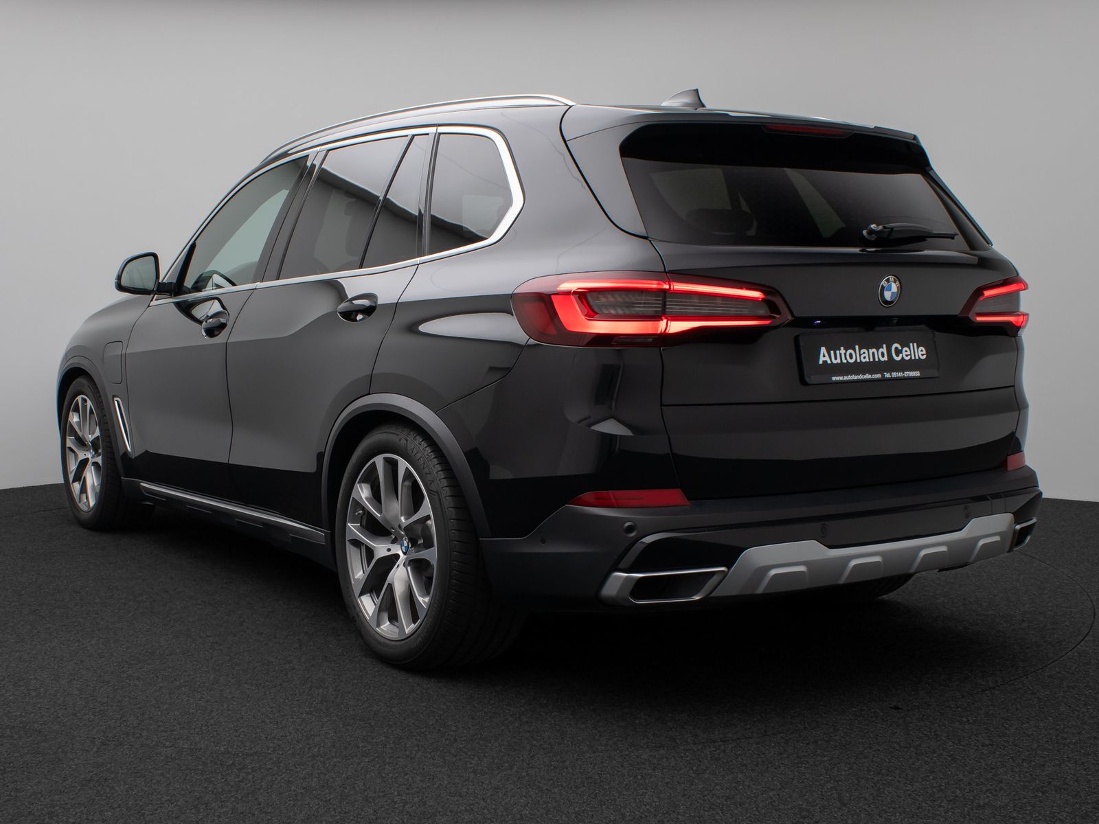 Fahrzeugabbildung BMW X5 xD45e XLine Panorama DAB H/K SoftCL AHK Sport