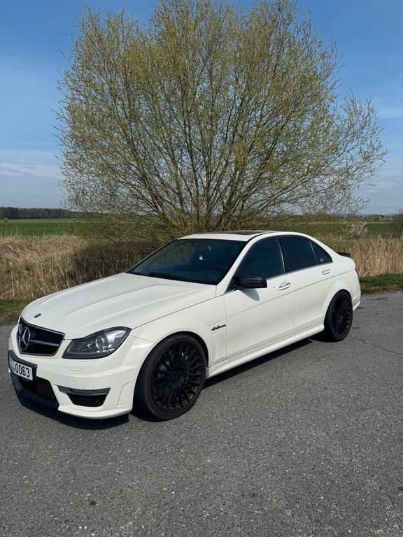 Mercedes-Benz C 63 AMG