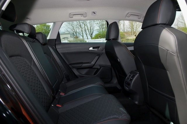 Fahrzeugabbildung SEAT Leon Sportstourer 2.0 TDI FR *LED*NAVI*SHZ*ACC*