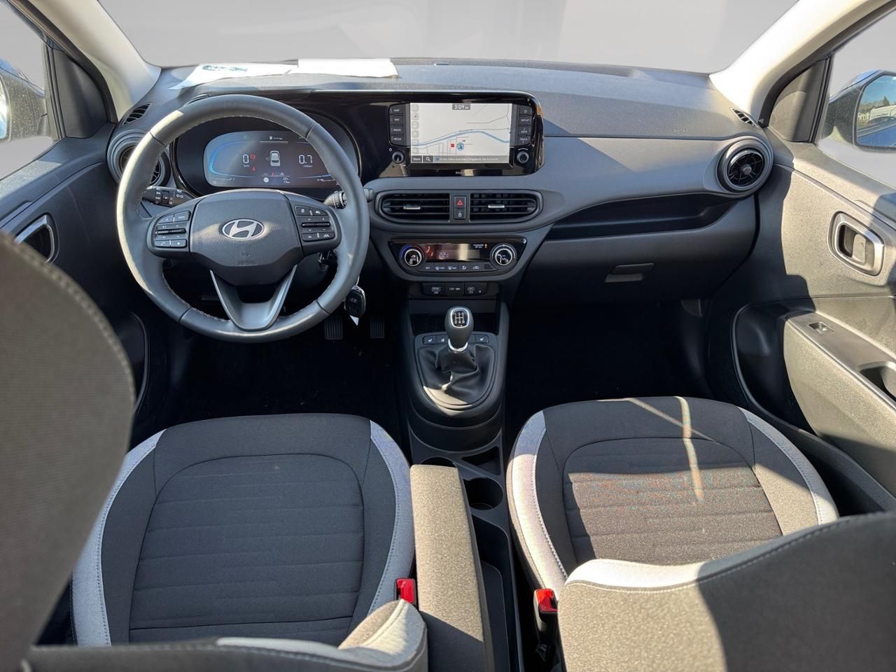 Fahrzeugabbildung Hyundai i10 TREND Fernlichtass. Kam. KlimaA LM Navi PDC