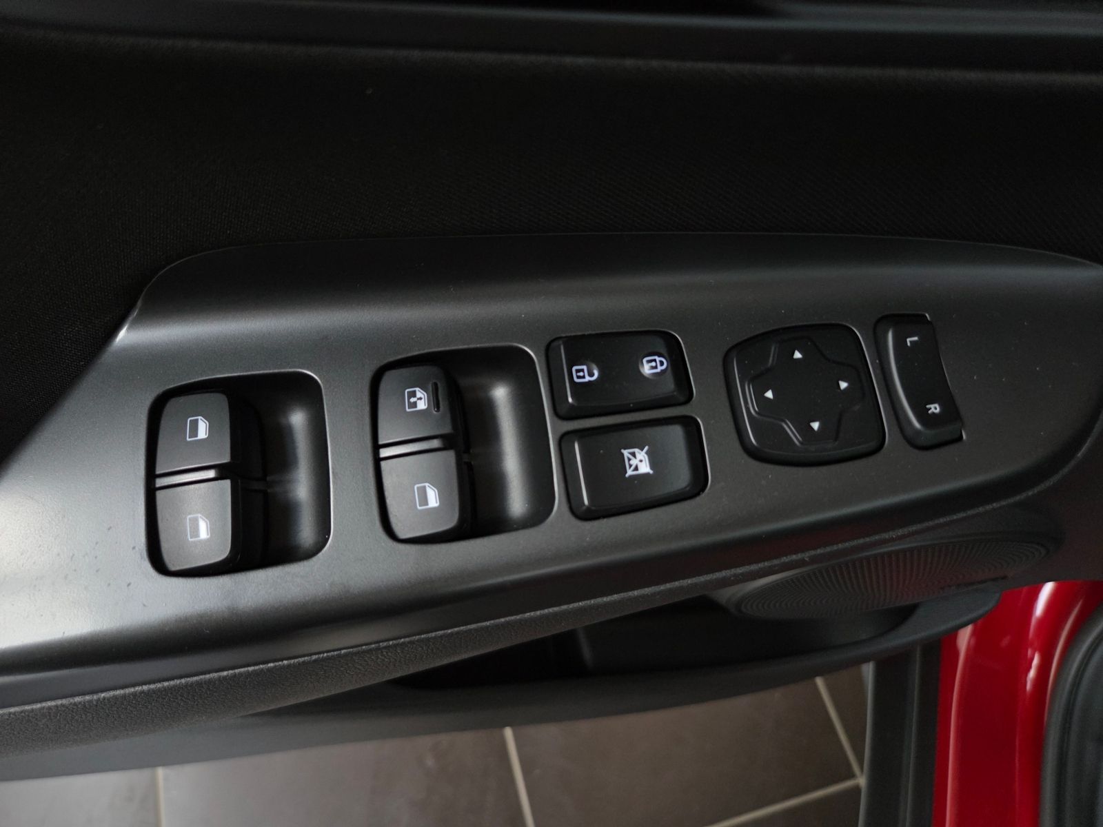 Fahrzeugabbildung Hyundai KONA Trend 1.6 T-GDI 2WD NAVI SHZ LKHZ RFK