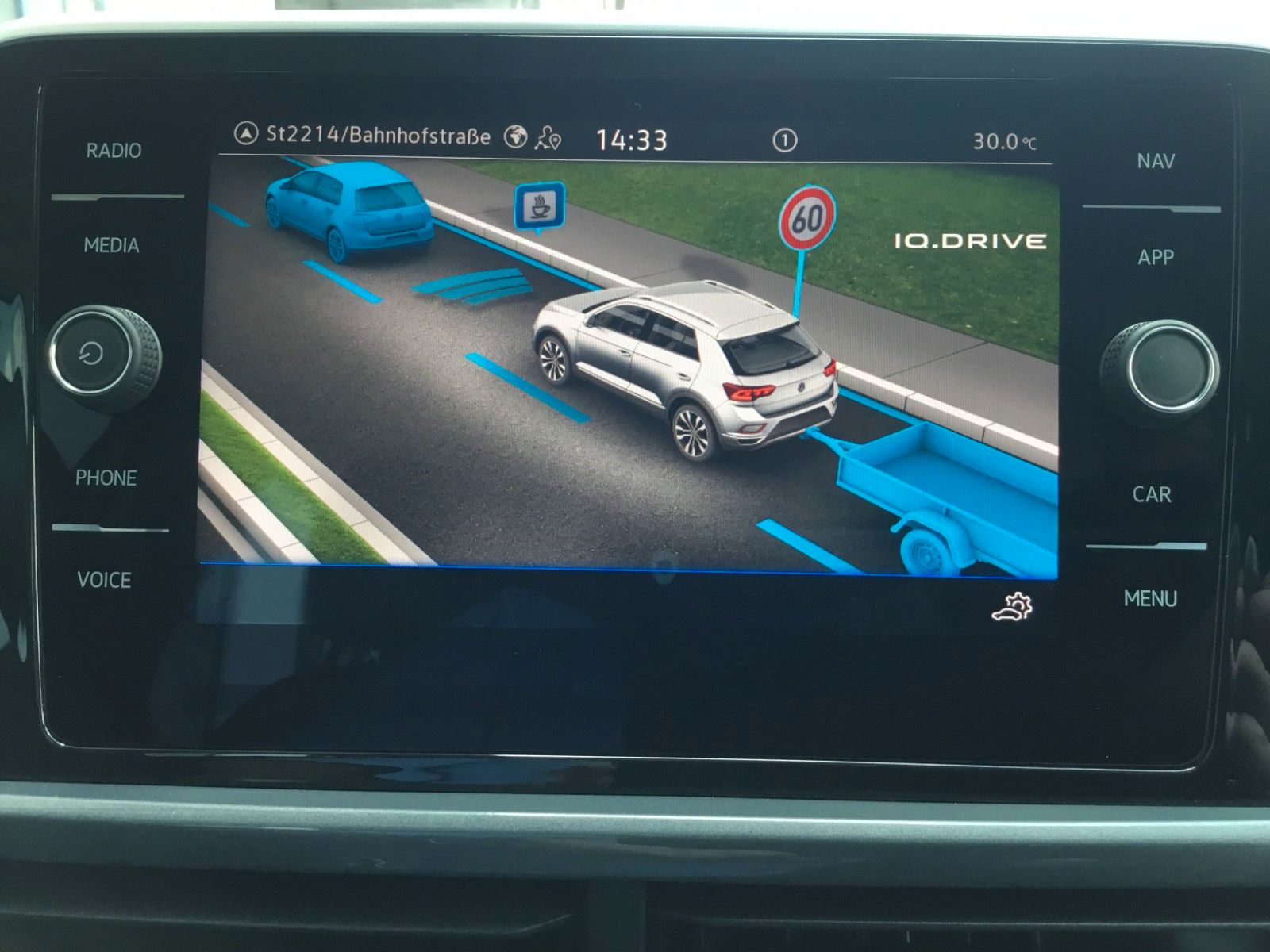 Fahrzeugabbildung Volkswagen T-Roc 1.5 TSI DSG Style+AHK+LED+ACC+17"+Kamera