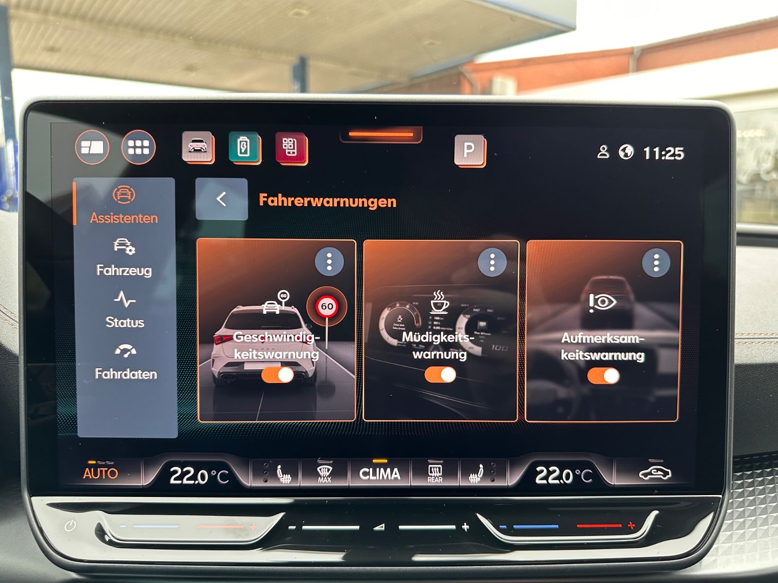 Fahrzeugabbildung CUPRA Leon ST 1.5 e-Hybrid DSG Matrix/ACC/APP/SHZ/RFK