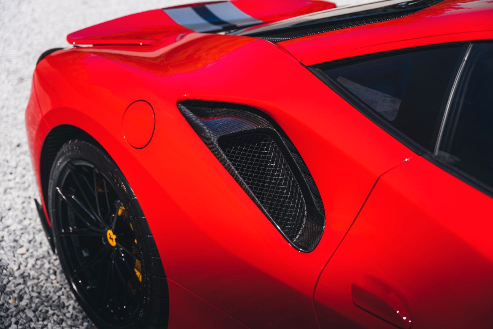 Ferrari 488 Pista / Rosso Corsa / Carbon / Lift / 20" imagem 3