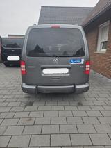 Volkswagen Caddy Maxi mit Rollstuhlrampe - Volkswagen Caddy Maxi aus 2012