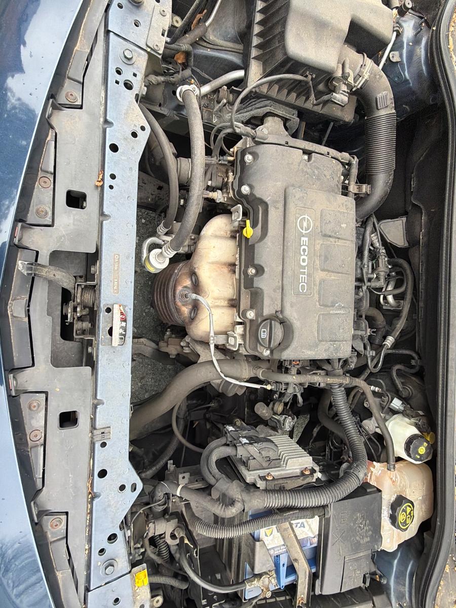 Opel Astra 2012 — photo 12