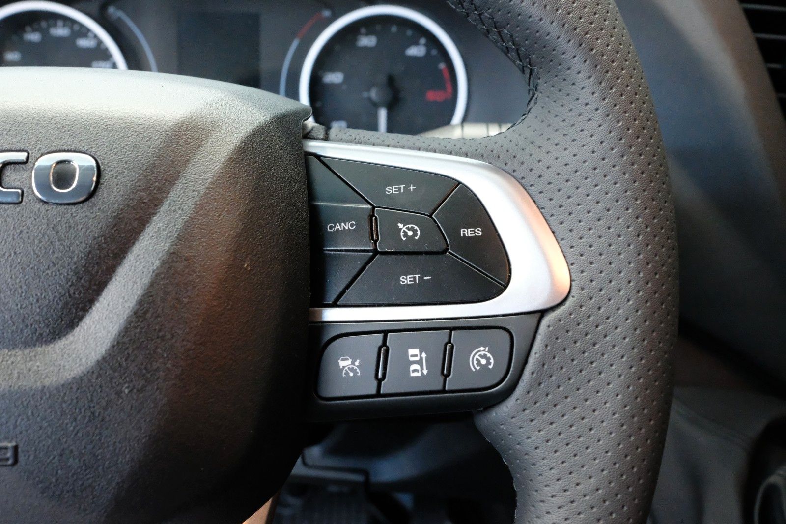 Fahrzeugabbildung Iveco Daily 35S18HA8V H3 AUTOMATIK+AHK+KAMERA RS4100