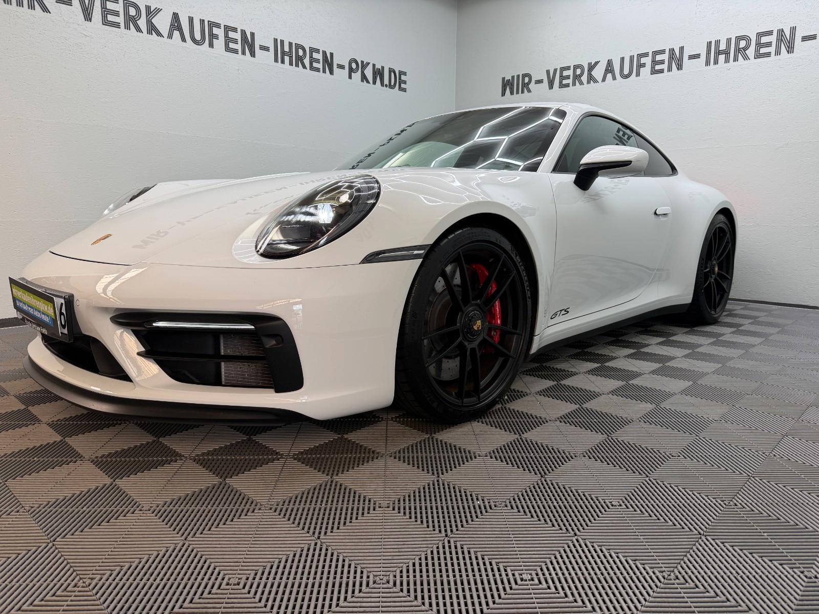 Porsche 911/992 Carrera 4 GTS PDK Service & Approved NEU