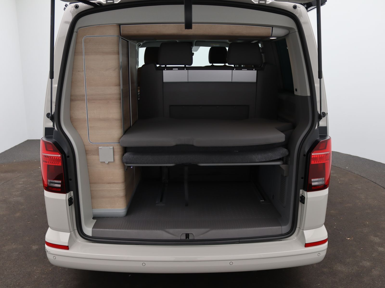 Volkswagen T6 California - Bild 9