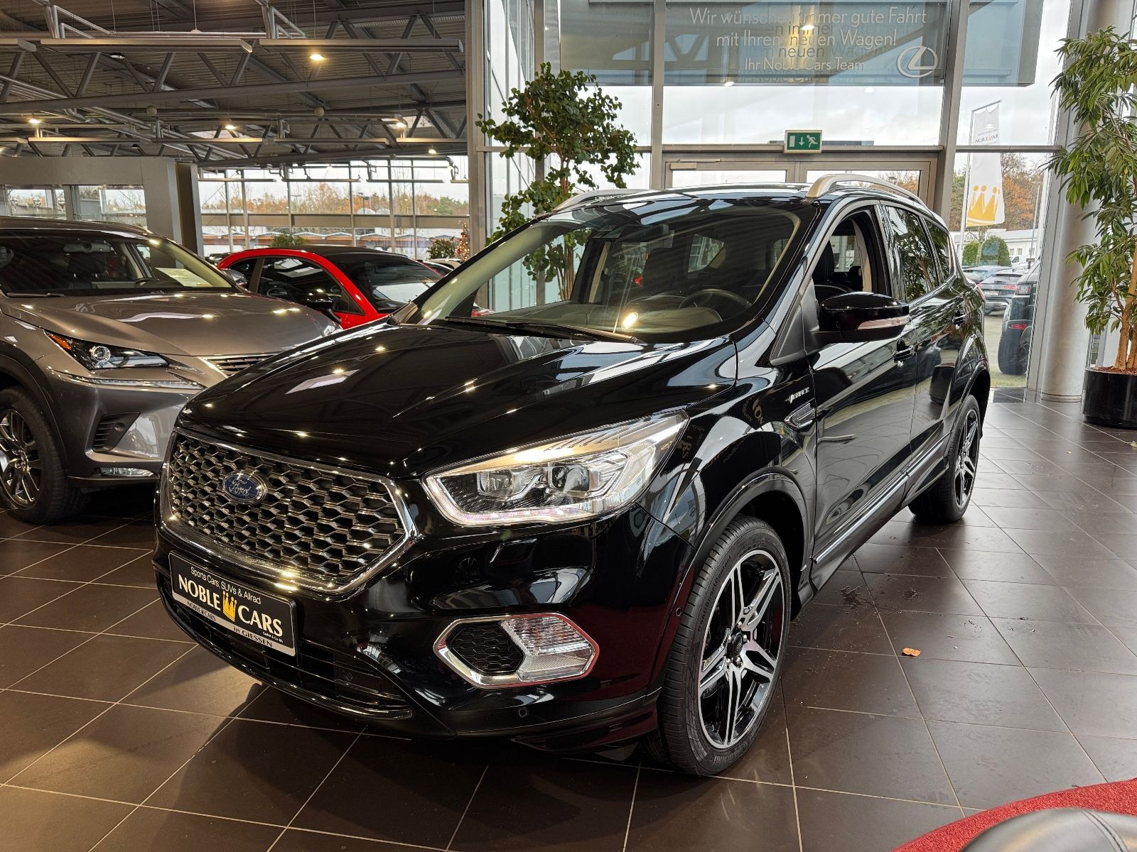 Fahrzeugabbildung Ford Kuga Vignale Allrad ACC BI-XEN NAV RFK SHZ 19"