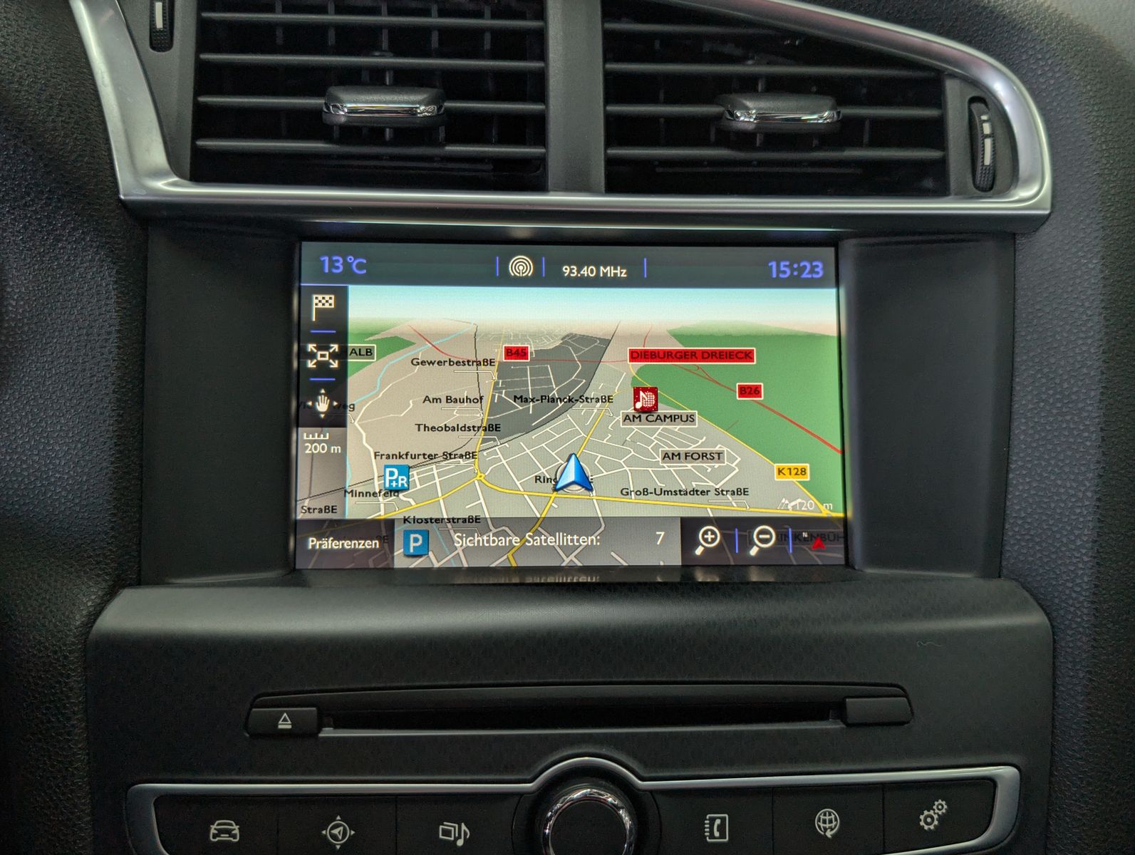 Fahrzeugabbildung DS Automobiles DS4 1.2 PureTech Basis MFL KAM TEMP SHZ PDC ALU1
