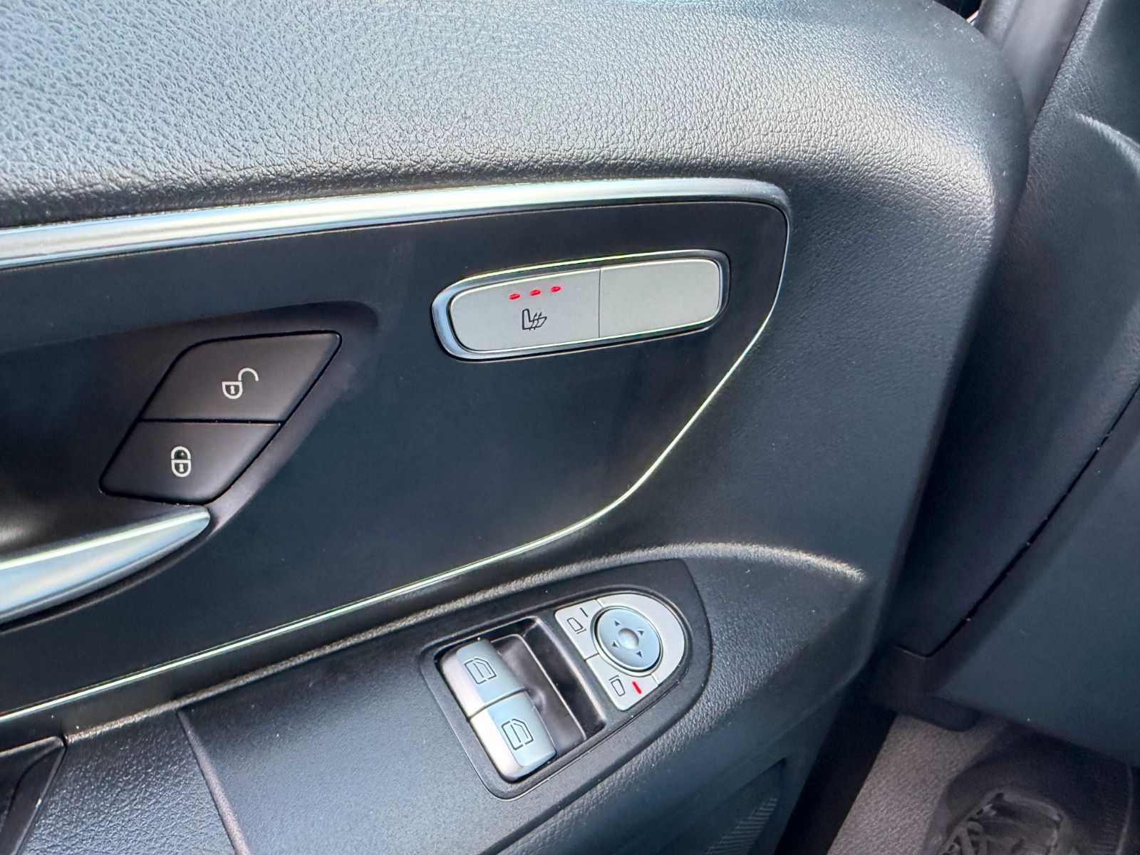 Fahrzeugabbildung Mercedes-Benz Vito 116 CDI 9G Tourer AHK2,5to Navi