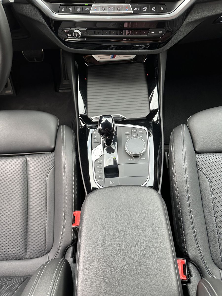 Fahrzeugabbildung BMW X3 M40i NAV+LED+HEAD-UP+360°+ACC+20ZOLL+HIFI+VC