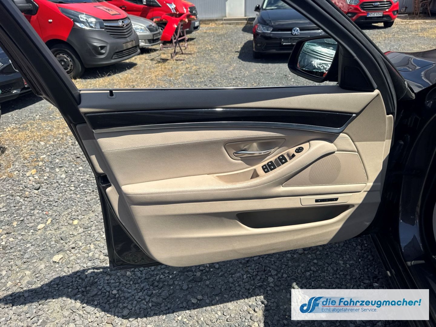 Fahrzeugabbildung BMW 523 i AHK-el. klappb. Navi Soundsystem *EXPORT