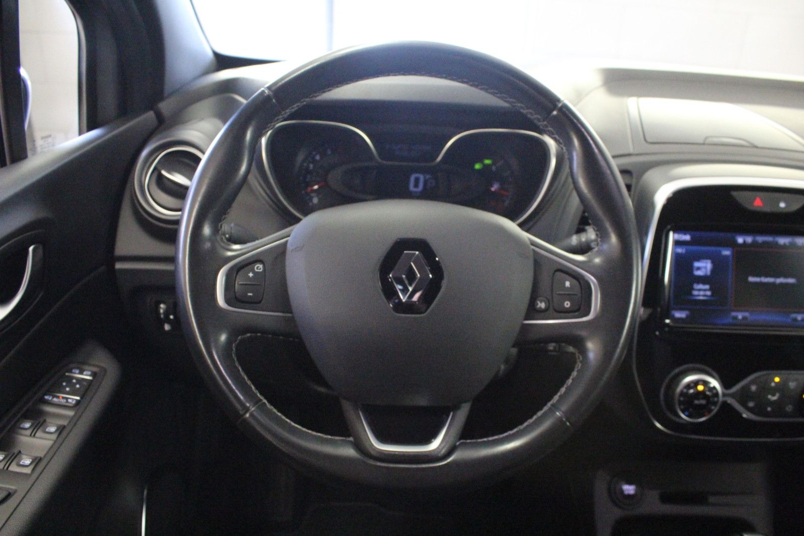 Fahrzeugabbildung Renault Captur TCe 150 EDC GPF Bose Edition