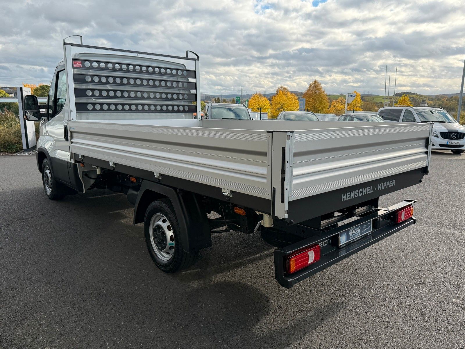 Fahrzeugabbildung Iveco Daily 35S14 A8*R3.450mm*Automatik*Kamera*3Sitze*