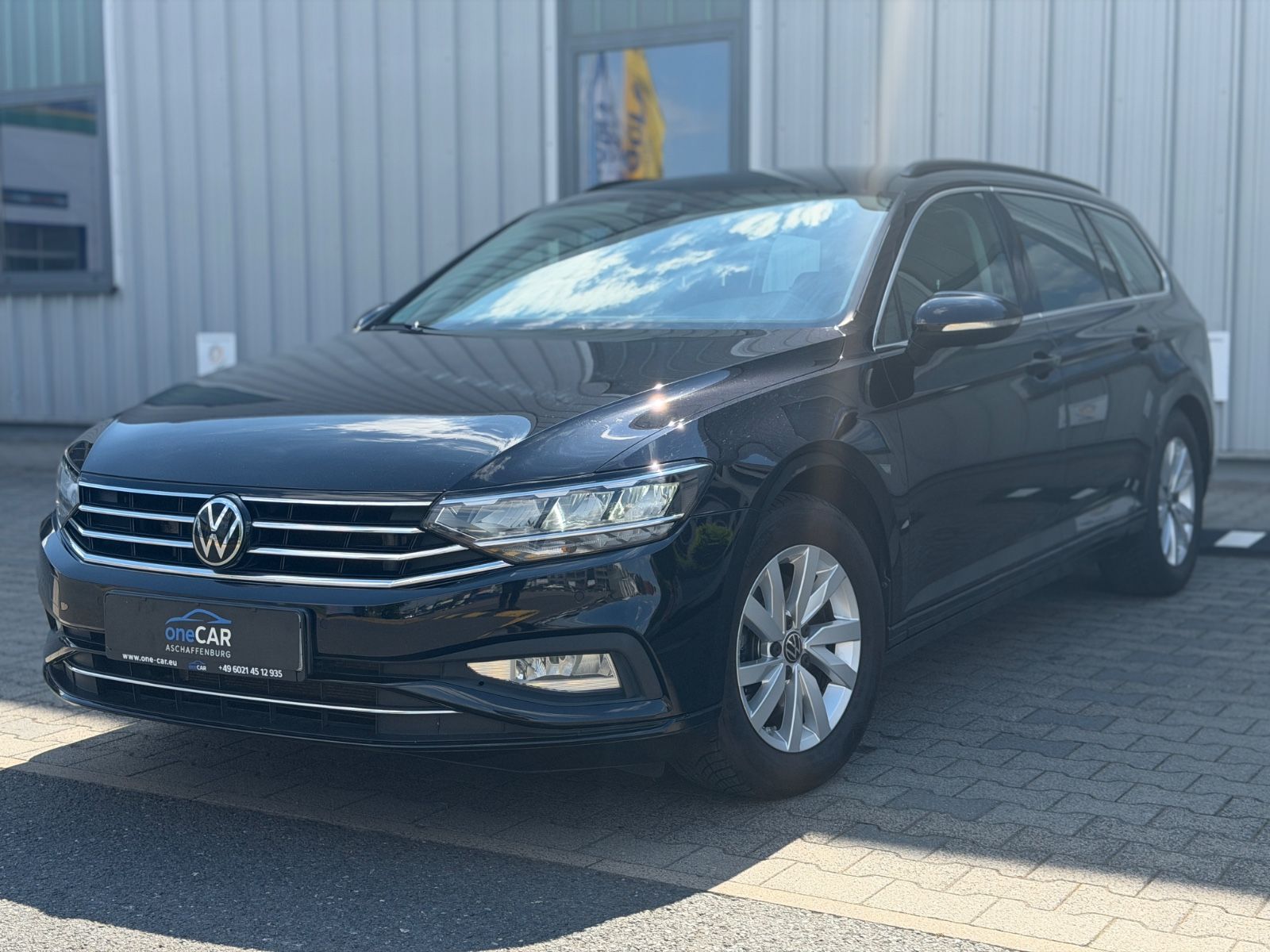 VW Passat Var. 2.0 DSG ACC Spur CarPlay Massage Kam