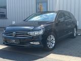 Volkswagen Passat Var. 2.0 DSG ACC Spur CarPlay Massage Kam